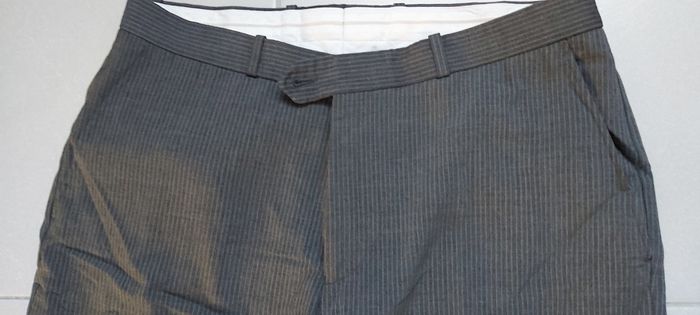 Pantalon de costume gris à lignes 46 - photo numéro 2