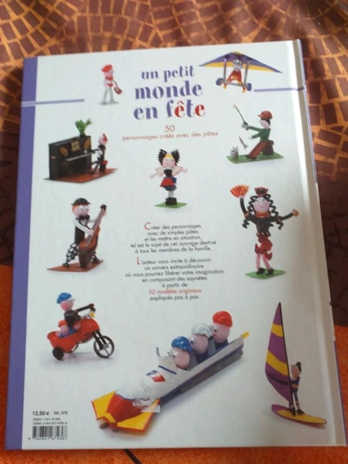 livre d animation un petit monde en fete - photo numéro 2
