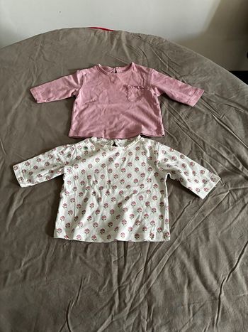 Sweat-shirt fille en 3 mois très bon état