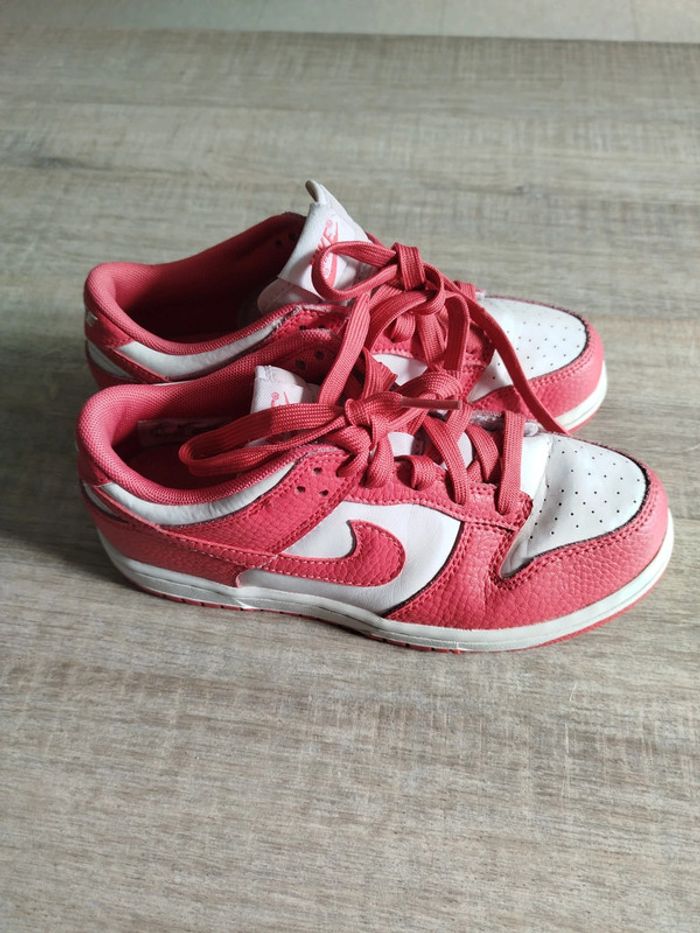 Nike dunk rose pointure 33.5 - photo numéro 3