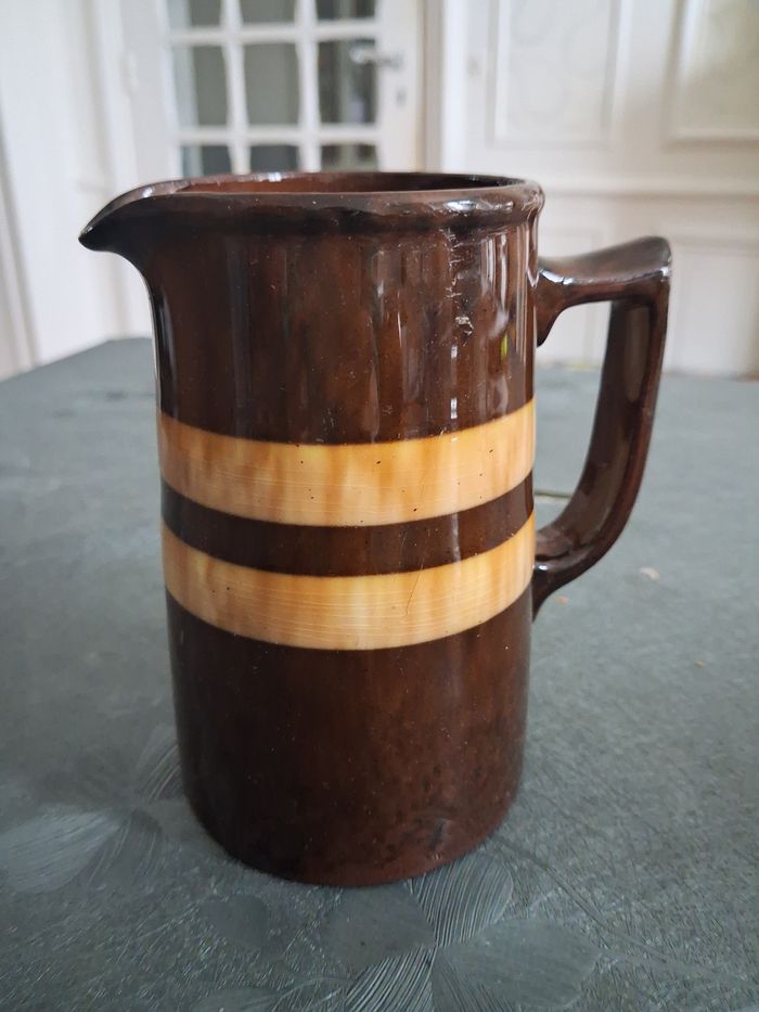 Verseuse. Pichet à lait