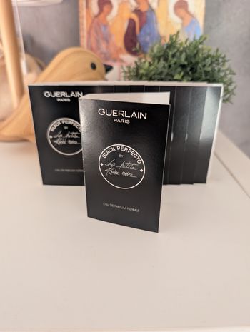 Lot de parfum Guerlain La petite robe noire 