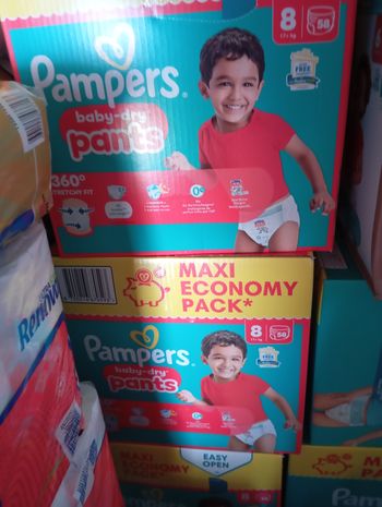 Couches Pampers taille 8 pants