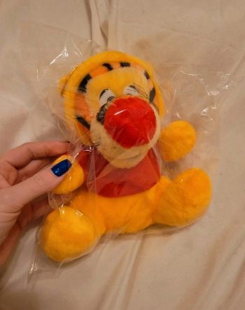 Peluche tigrou déguisé en winnie