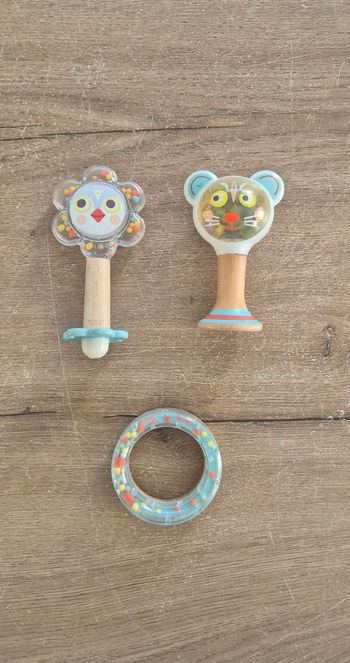 Lot hochets en bois Djeco 