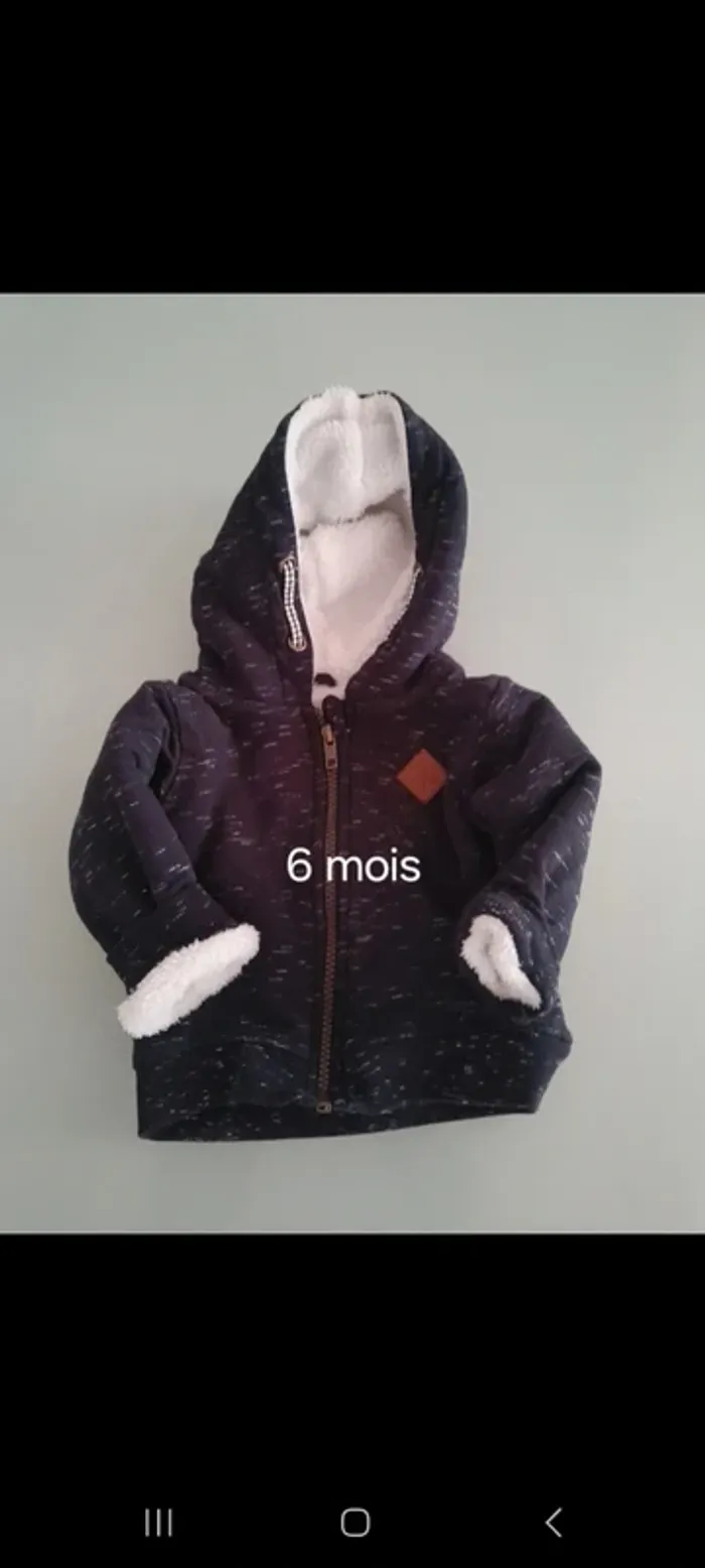 Gilet 6mois a capuche