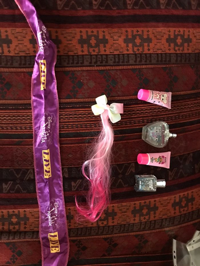 Gros lot bracelets + colliers + vernis + gloss + serre-têtes - photo numéro 5