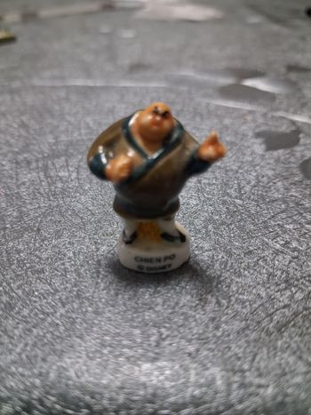 Fève. Chien po de Disney