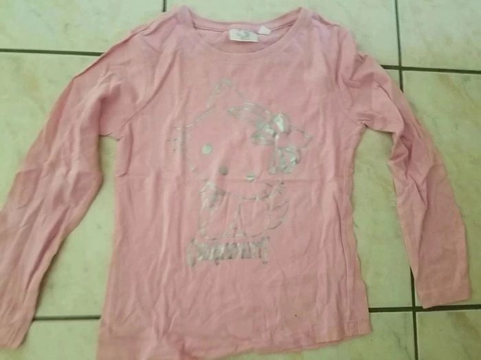 Tee-shirt manches longues hello kitty taille 8 ans