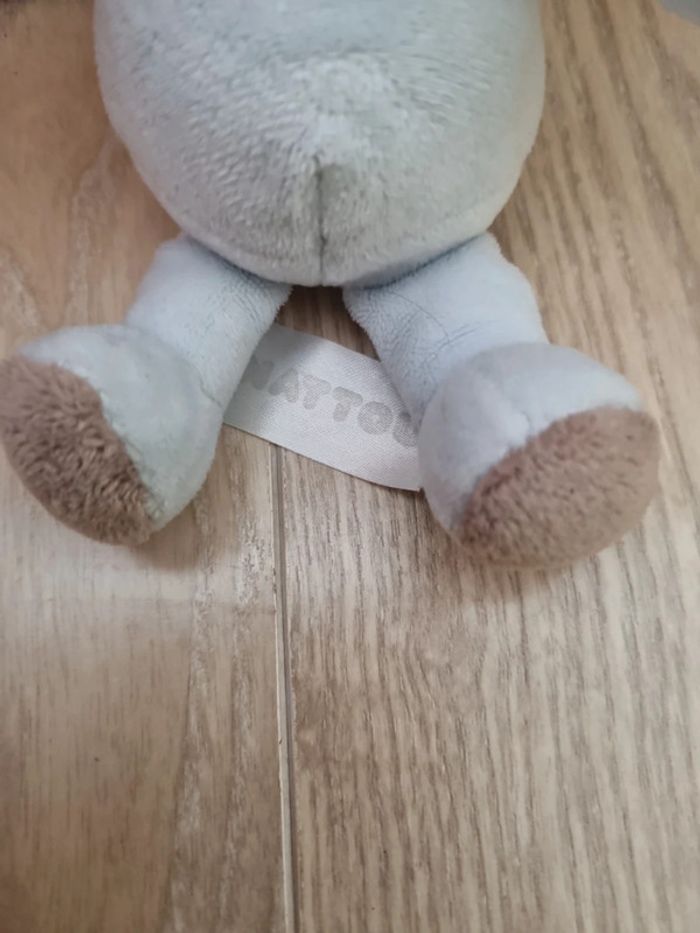 Lapin en peluche à grelots - photo numéro 2