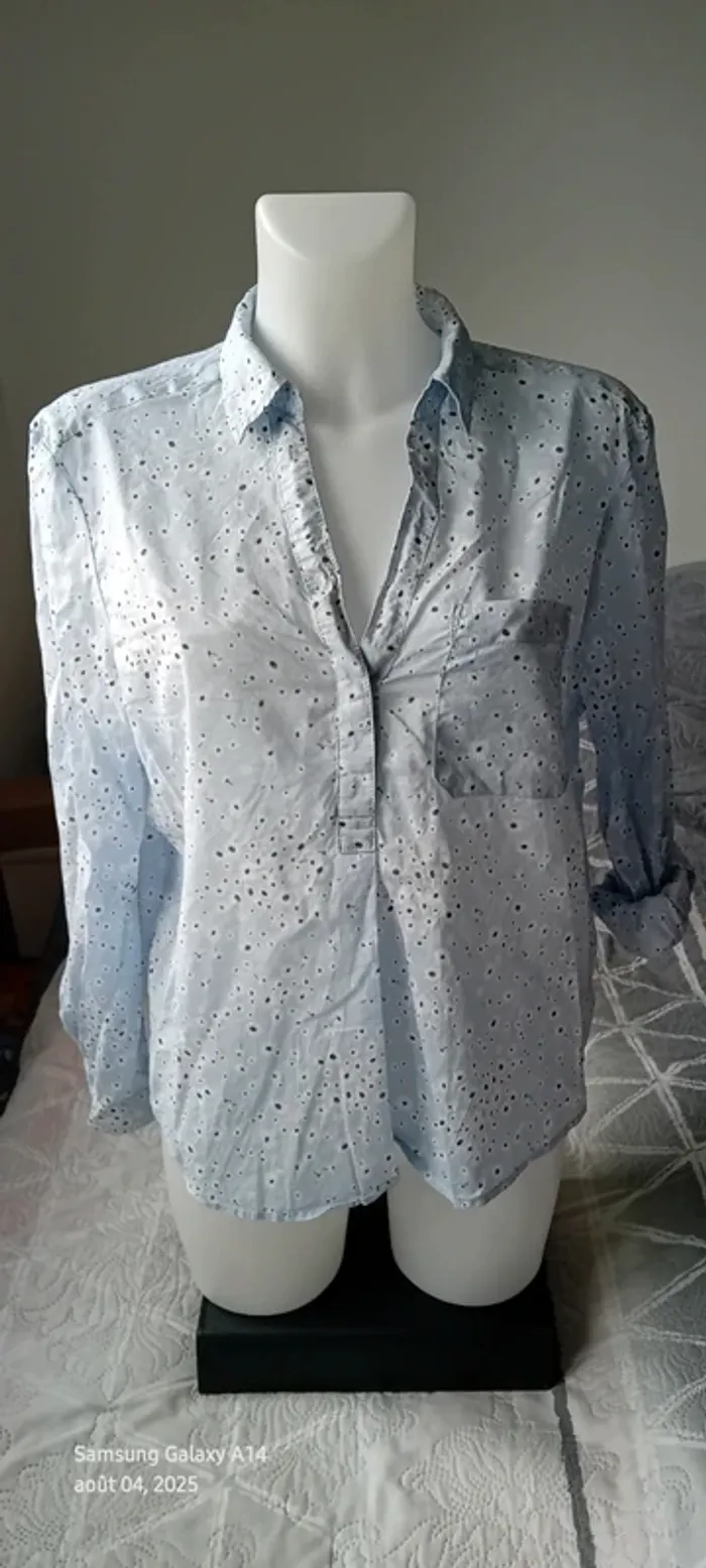 Blouse manches ajustables décolleté en V avec poche motif fleurs bleu femme 42 c&a