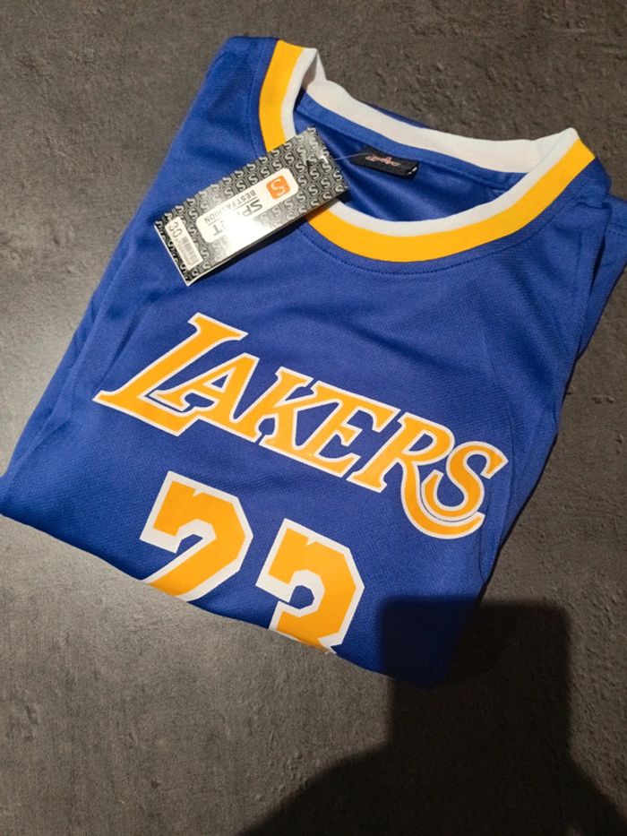 Tenue NBA Los Angeles Lakers LeBron James violet. T.30 - photo numéro 4