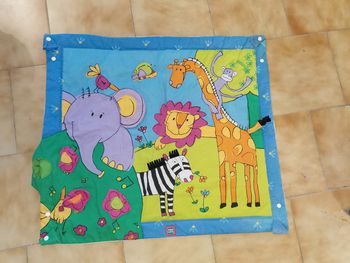 Tapis d'éveil coloré