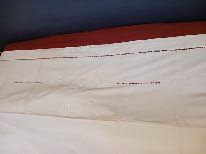 drap plat vintage blanc brodé, bordure ajourée 2 pers superbe - photo numéro 2