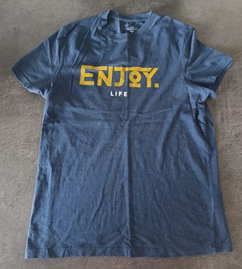 T-shirt manches courtes bleu marine
Taille : M