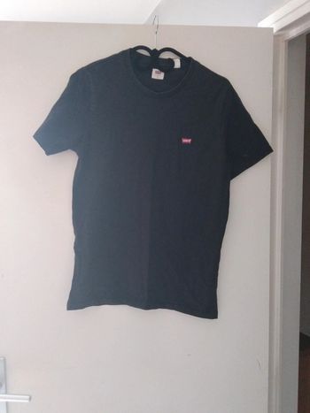 T-shirt levis
