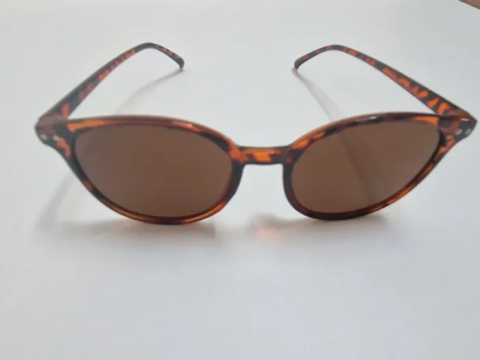 Lunettes de soleil - photo numéro 4