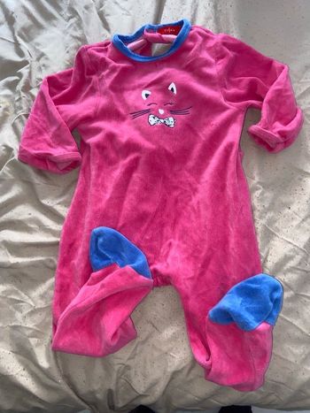Pyjama couleur bleu et rose motif chat 18 mois