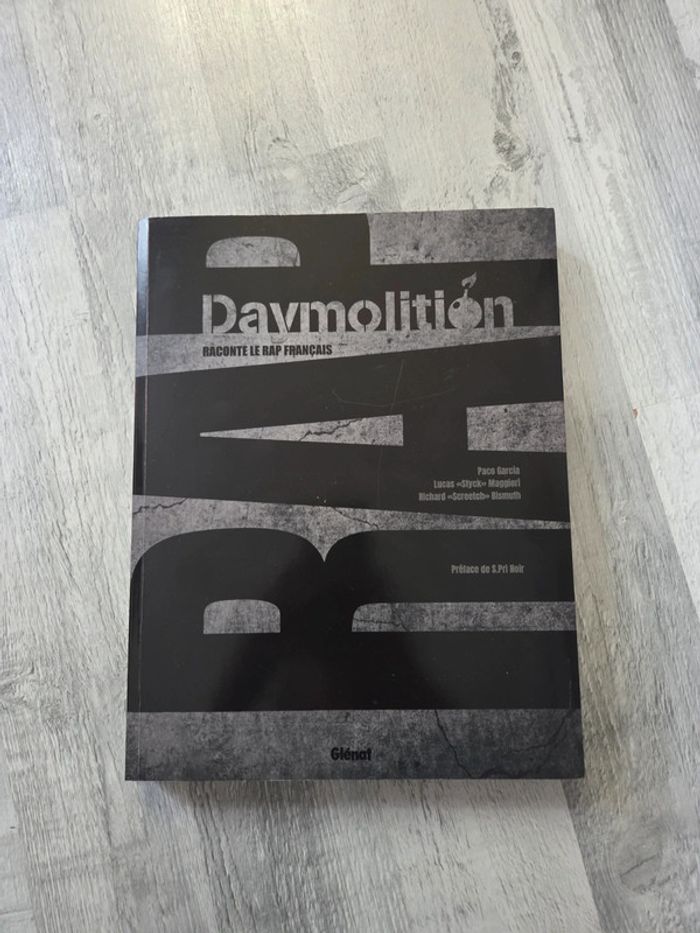 Livre Daymolition raconte le rap français