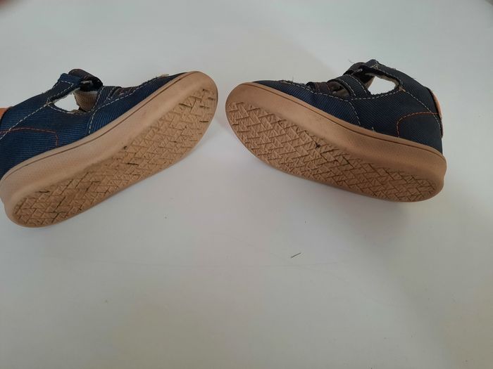 Chaussures type sandales pointure 19 Freemouss - photo numéro 3