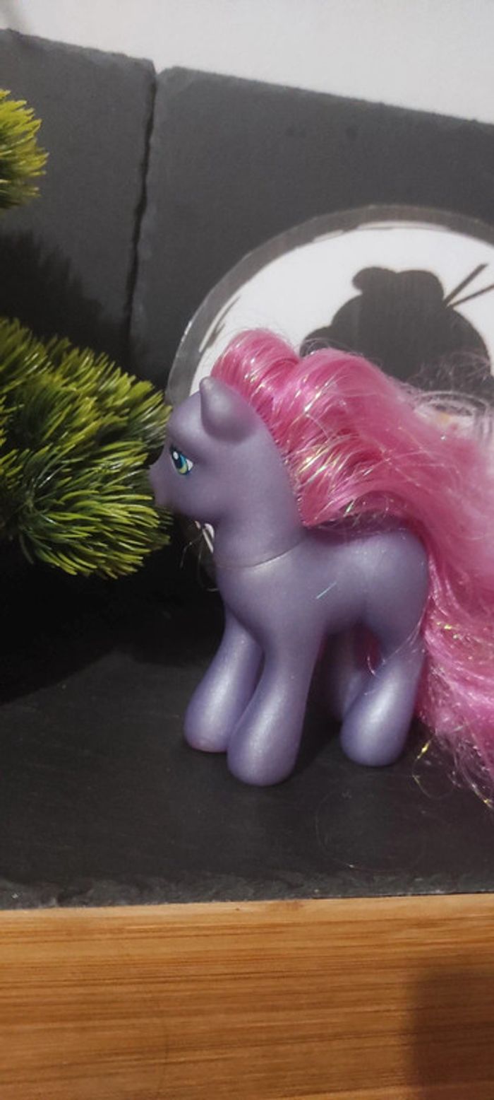 Vintage G3 My Little Pony mein kleines Poney petal blossom Fleur Violet Flower - photo numéro 3