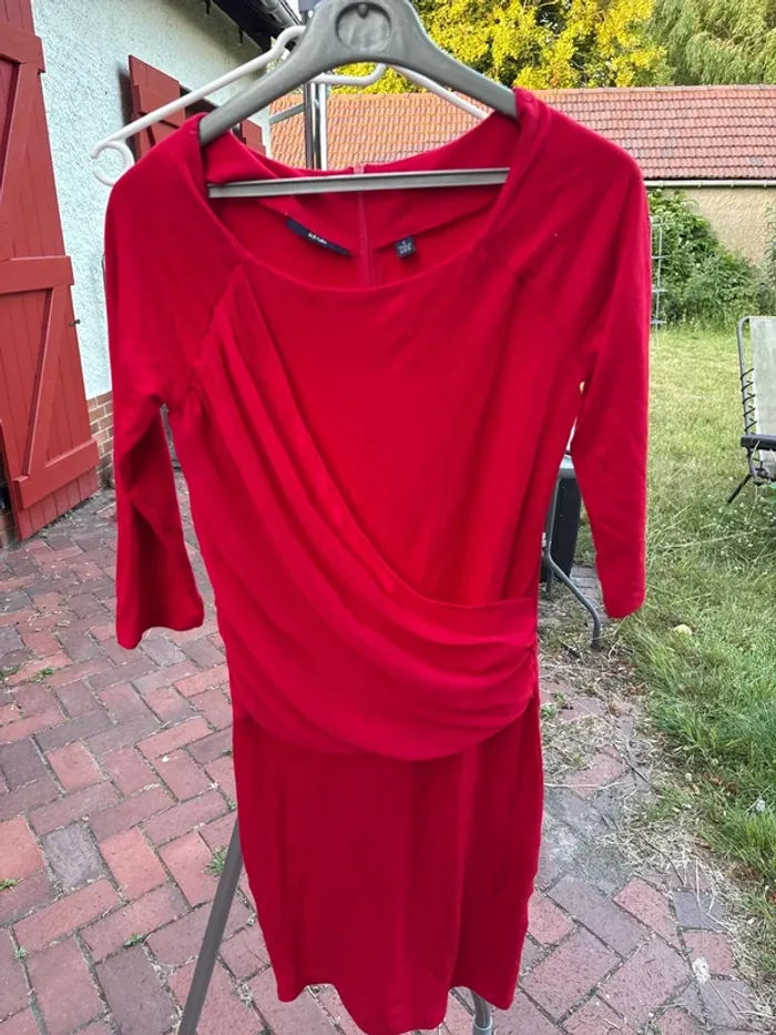 Jolie robe rouge neuve taille S