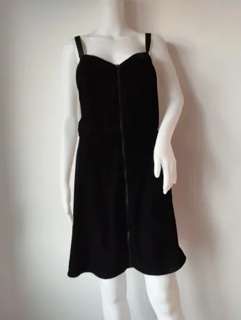 Robe en velours dos croisé et fermeture éclair taille 42