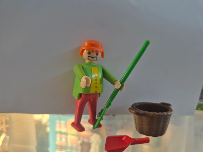 Playmobil  Jardinier - photo numéro 2