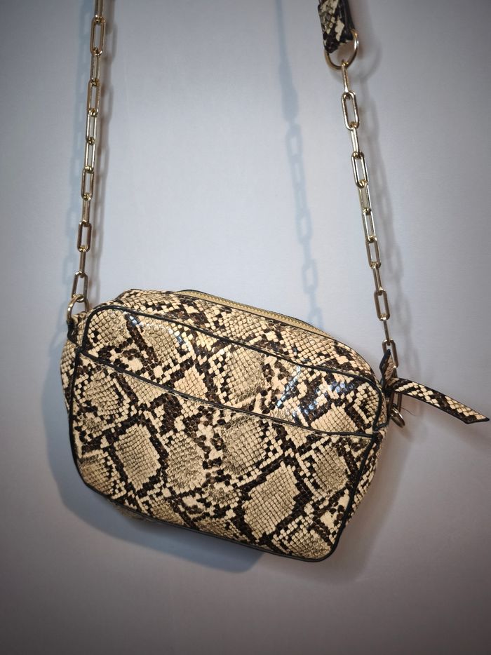 Sac bandoulière effet python DAPHNÉA – Chaîne dorée – impeccable ✨ - photo numéro 8