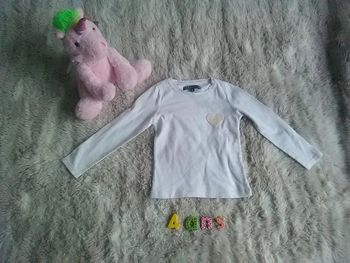 T-shirt fille à manches longues motif coeur 4 ans -TQF  -2 vêtements achetés le 3ème offert