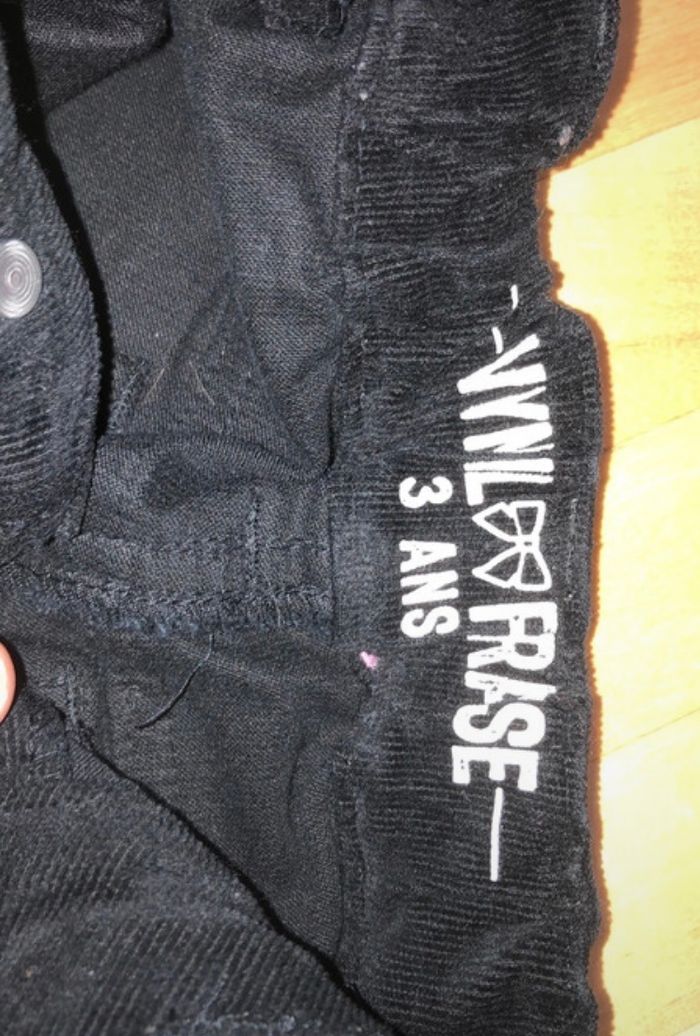 Short en velours noir - photo numéro 4