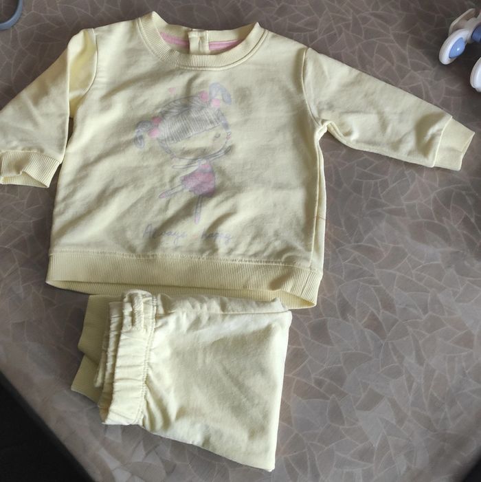 Ensemble bébé fille 9 mois sweat + pantalon