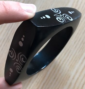 Bracelet en bois carré noir