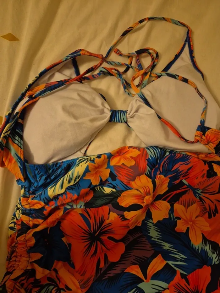 Maillot de bain à grosses fleurs - photo numéro 5