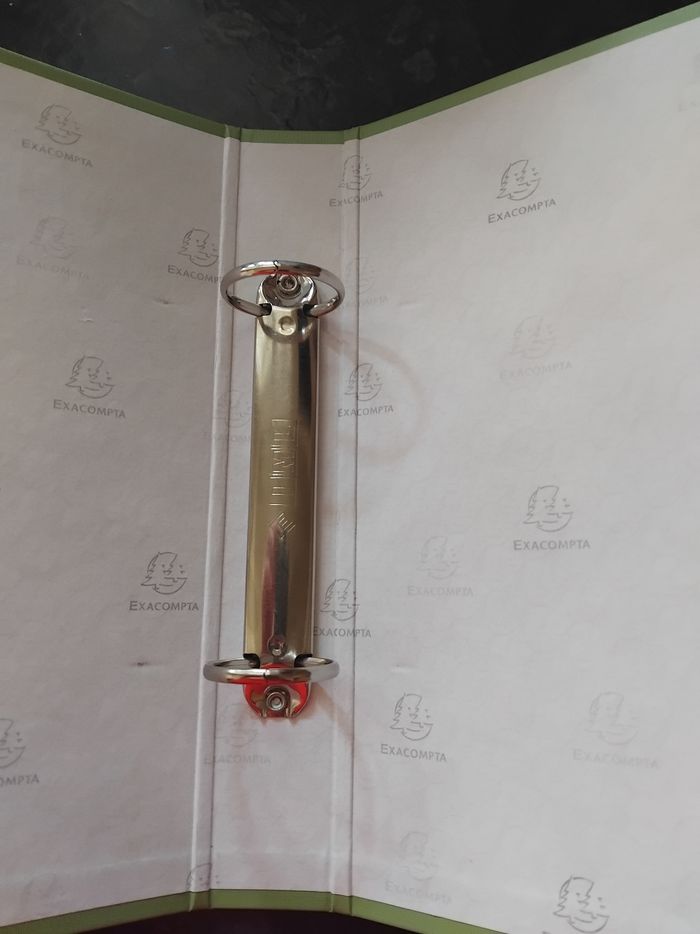 Classeur exacompta 17×22 cm 2 anneaux vert - photo numéro 3