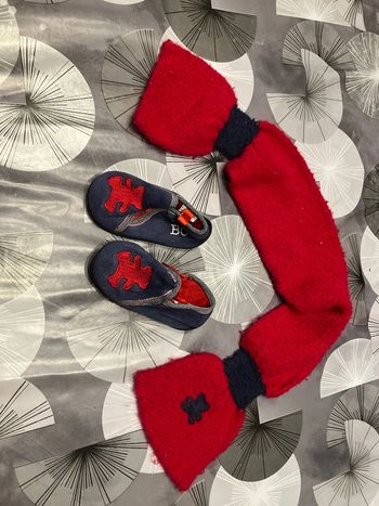 Chausson et écharpe