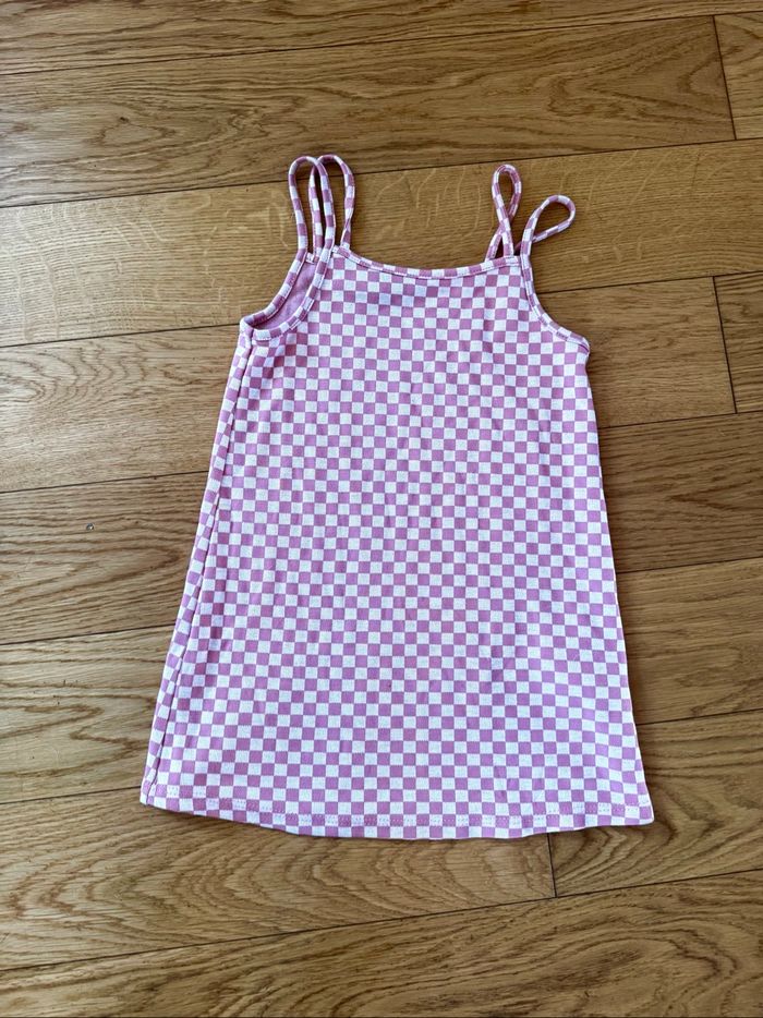 Robe rose et blanche