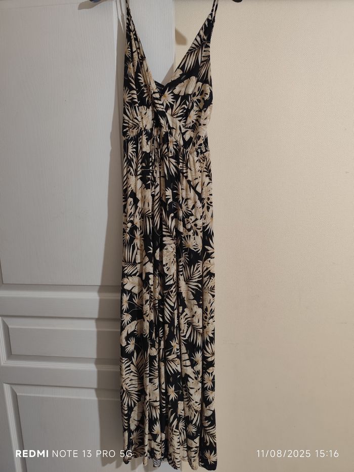 Robe longue noire et dorée TU