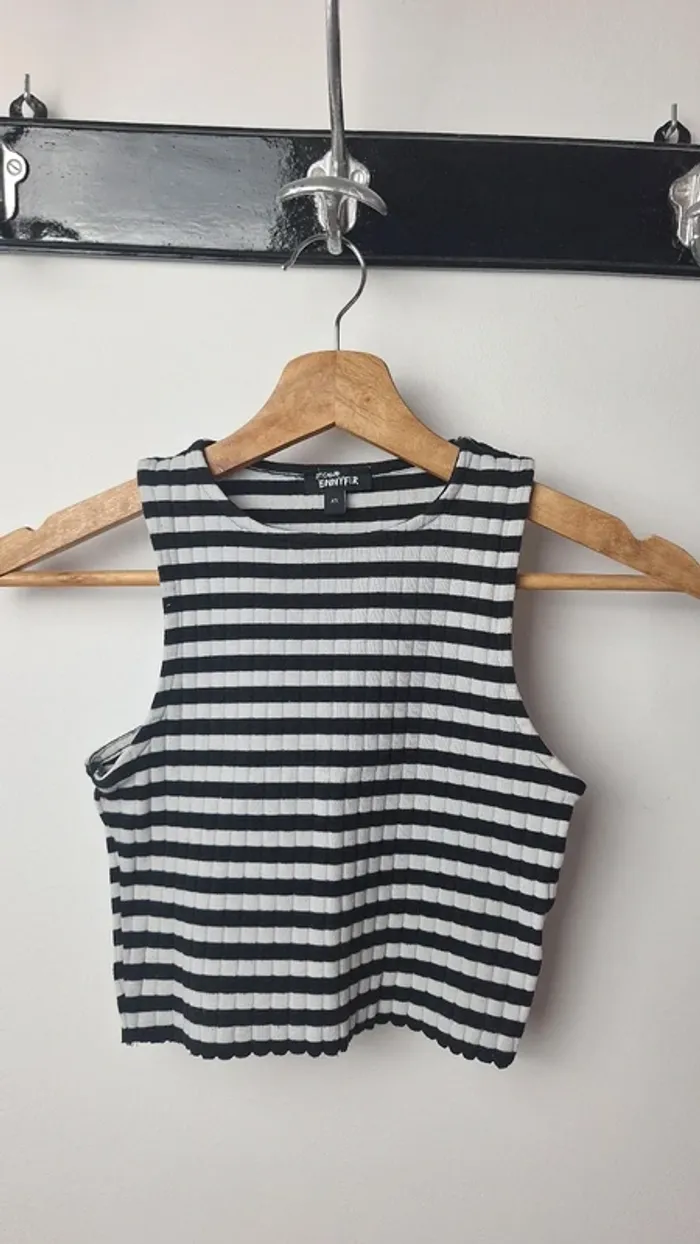 Crop top rayé noir et blanc Jennyfer XS
