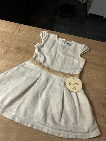 Superbe robe beige doré fête petit bateau