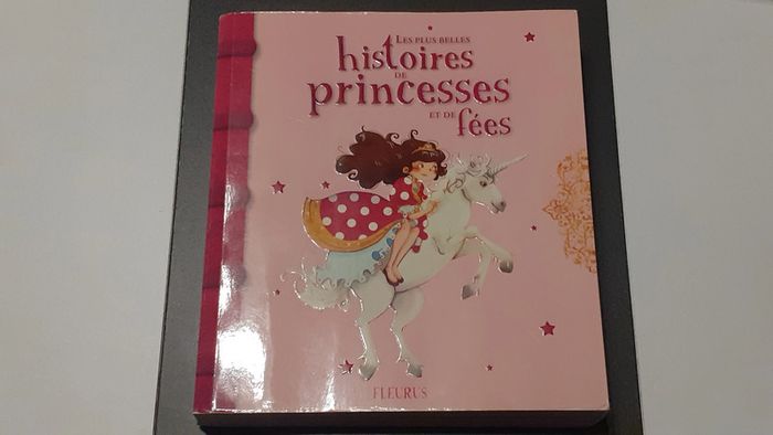 Livre histoires de Princesses et fées