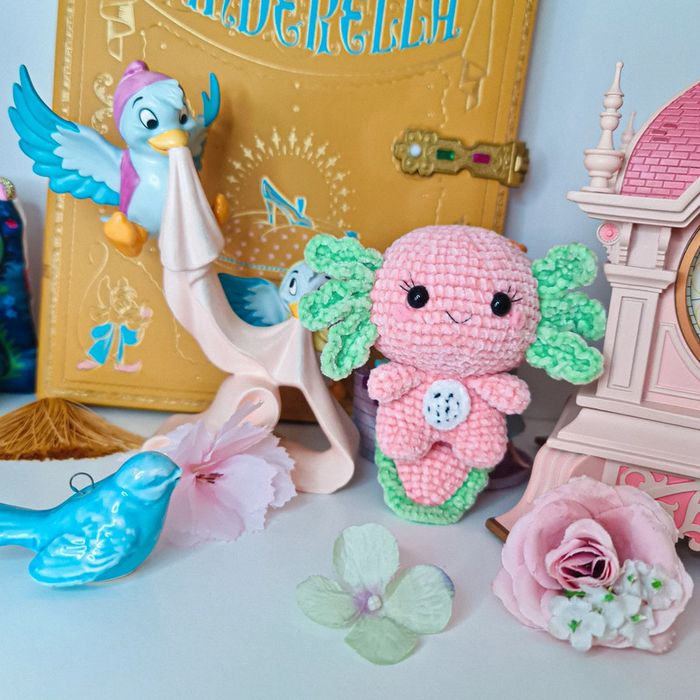 Peluche au crochet axolotl mochi amigurumi - photo numéro 3