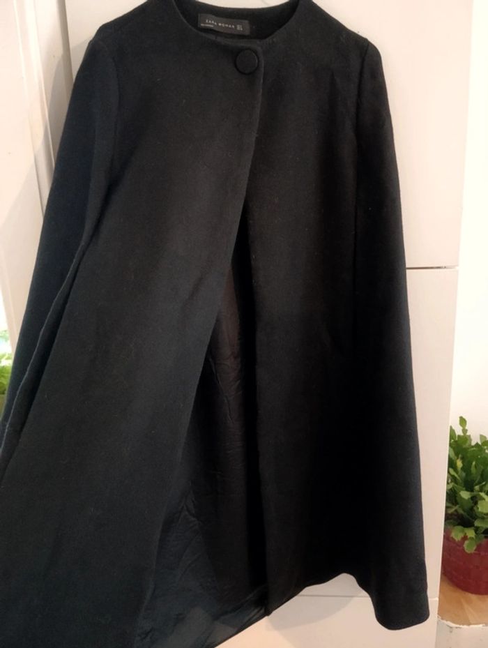 Cape noire Zara
Longueur 3/4
75% laine
Taille S - photo numéro 7
