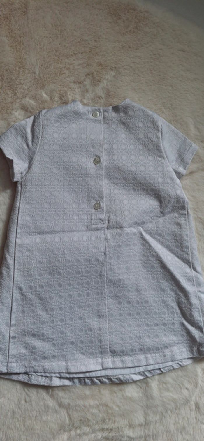 Robe Benetton taille 6 mois - photo numéro 3
