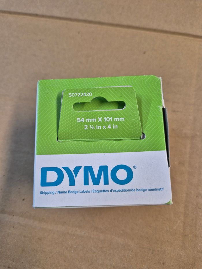 DYMO rouleau 220 étiquettes badges adhésifs blanches - photo numéro 2