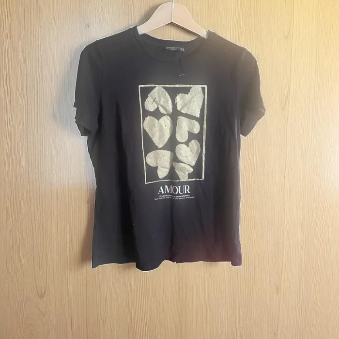 oli T-shirt noir “Amour” 💛 NEUF – Stradivarius Taille 40