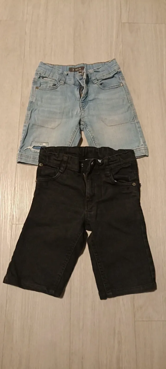 Lot de 2 shorts taille 6 ans