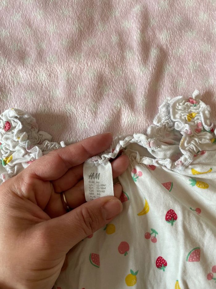 Lot 3 tuniques et 1 short H&M 18/24 mois - photo numéro 11