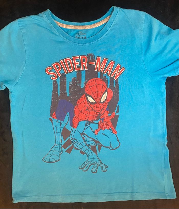 lot de 5 t-shirts et 1 pyjama garçon 10 ans • lot 6 pièces garçon taille 10 ans. - photo numéro 9