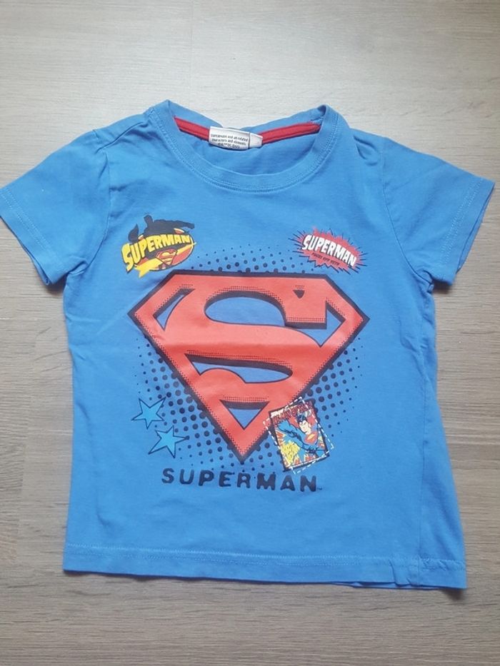 T-shirt manches courtes taille 4 ans